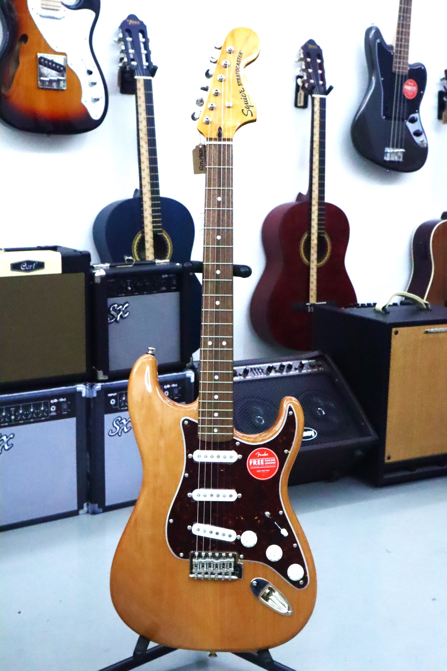 FENDER Squier Classic Vibe 70s Stratocaster (SSS) Electric Guitar wIth Tremolo, Laurel FB, Natural