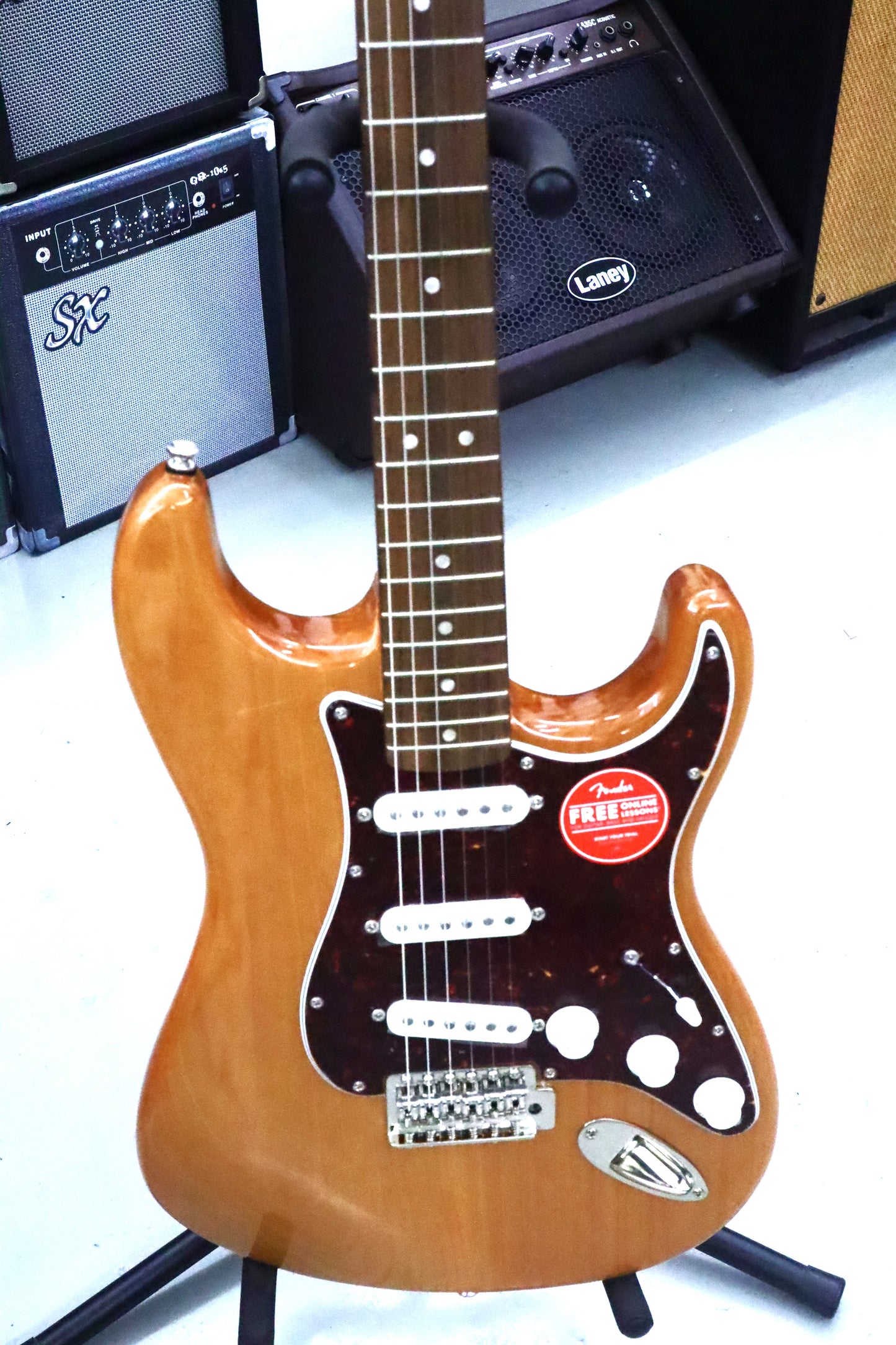 FENDER Squier Classic Vibe 70s Stratocaster (SSS) Electric Guitar wIth Tremolo, Laurel FB, Natural